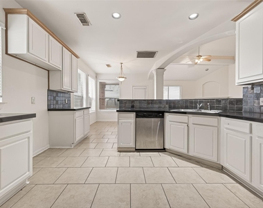 14914 W Bend Dr - Photo Thumbnail 13