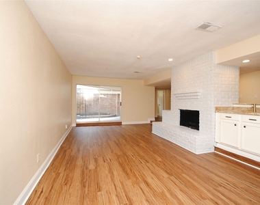 738 Country Place Drive Drive - Photo Thumbnail 16