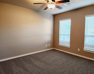 9836 Grosbeak Lane - Photo Thumbnail 21