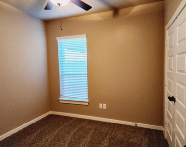 9836 Grosbeak Lane - Photo Thumbnail 17