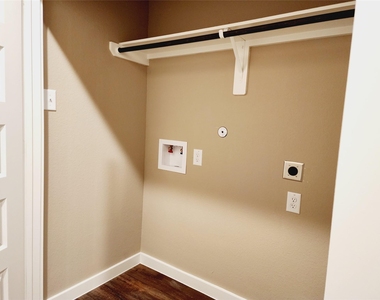 9836 Grosbeak Lane - Photo Thumbnail 13