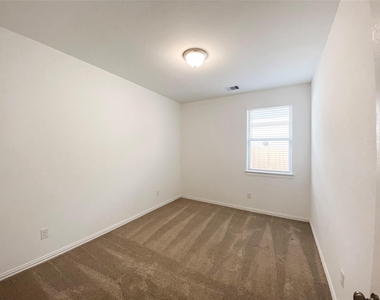 31302 Whitfield Court - Photo Thumbnail 18