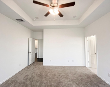 31302 Whitfield Court - Photo Thumbnail 13