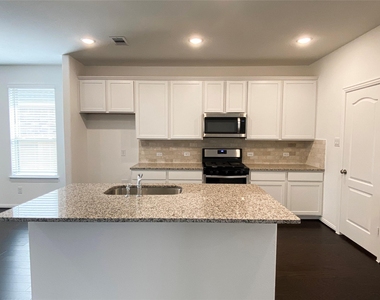 31302 Whitfield Court - Photo Thumbnail 4