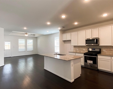 31302 Whitfield Court - Photo Thumbnail 7
