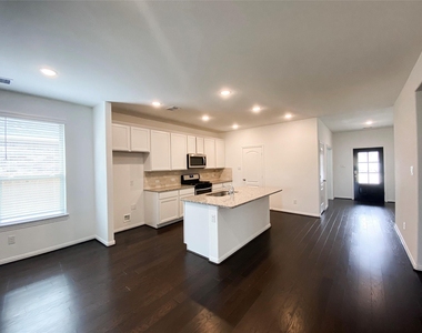 31302 Whitfield Court - Photo Thumbnail 9