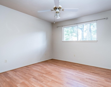 8330 Silver Shadows Lane - Photo Thumbnail 14