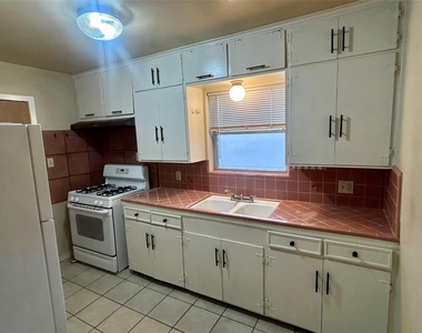 1411 Indiana Street - Photo Thumbnail 4