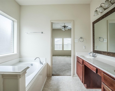 22714 Pantego Lane - Photo Thumbnail 14