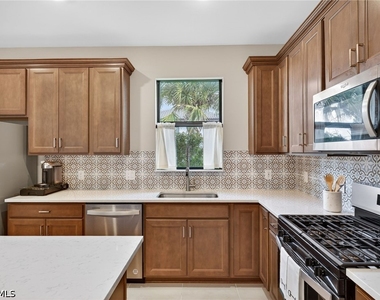 20548 Pebble Glen Drive - Photo Thumbnail 16