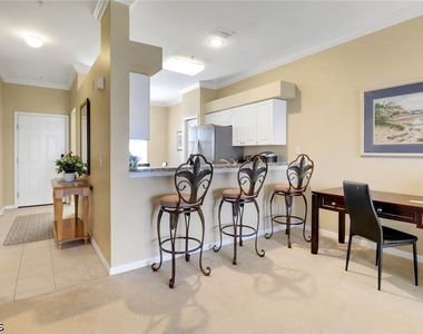 10390 Washingtonia Palm Way - Photo Thumbnail 17