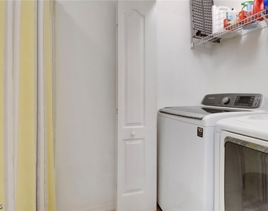 10390 Washingtonia Palm Way - Photo Thumbnail 20