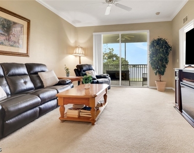 10390 Washingtonia Palm Way - Photo Thumbnail 2