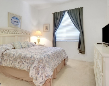 10390 Washingtonia Palm Way - Photo Thumbnail 6