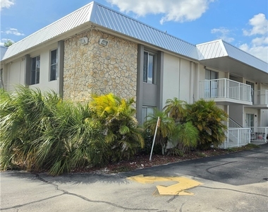 1830 Maravilla Avenue - Photo Thumbnail 6