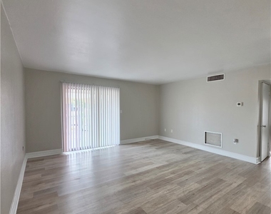 1830 Maravilla Avenue - Photo Thumbnail 12