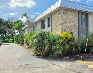 1830 Maravilla Avenue - Photo Thumbnail 7