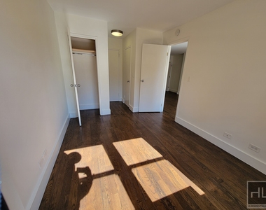 East 63 Street - Photo Thumbnail 5