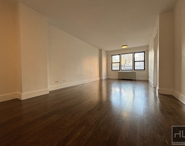 East 63 Street - Photo Thumbnail 2