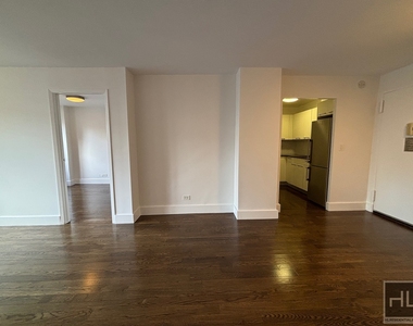 East 63 Street - Photo Thumbnail 6