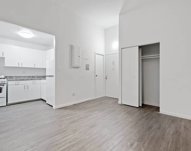 33 Gold Street - Photo Thumbnail 10