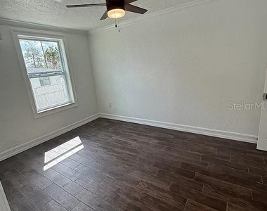 217 Oakland Avenue - Photo Thumbnail 7