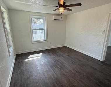 217 Oakland Avenue - Photo Thumbnail 3