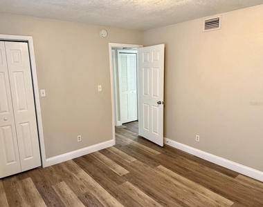 3906 E Bird Street - Photo Thumbnail 11