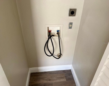3906 E Bird Street - Photo Thumbnail 6