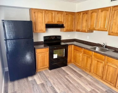 3906 E Bird Street - Photo Thumbnail 3
