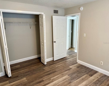 3906 E Bird Street - Photo Thumbnail 12