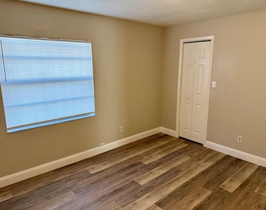 3906 E Bird Street - Photo Thumbnail 10