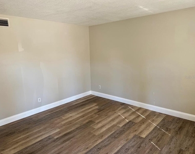 3906 E Bird Street - Photo Thumbnail 1
