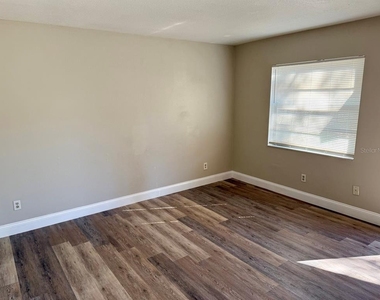 3906 E Bird Street - Photo Thumbnail 2