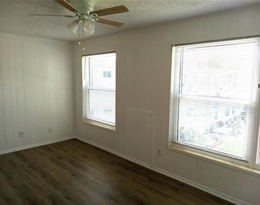 2359 Finlandia Lane - Photo Thumbnail 10