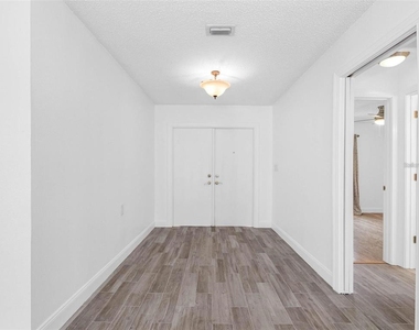 562 Johns Pass Avenue - Photo Thumbnail 12