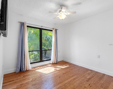 562 Johns Pass Avenue - Photo Thumbnail 19