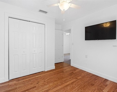 562 Johns Pass Avenue - Photo Thumbnail 18