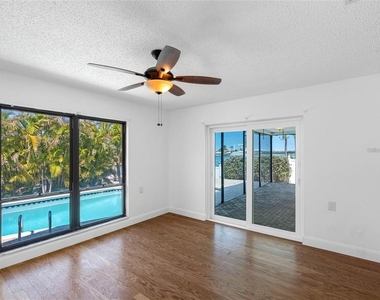 562 Johns Pass Avenue - Photo Thumbnail 30