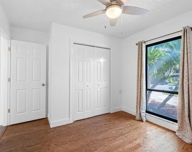 562 Johns Pass Avenue - Photo Thumbnail 20