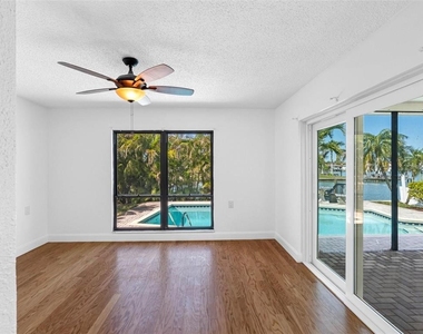 562 Johns Pass Avenue - Photo Thumbnail 29