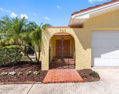 562 Johns Pass Avenue - Photo Thumbnail 9