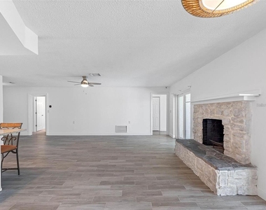 562 Johns Pass Avenue - Photo Thumbnail 15