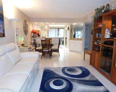 207 Woodlake Wynde - Photo Thumbnail 13