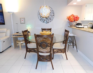 207 Woodlake Wynde - Photo Thumbnail 9