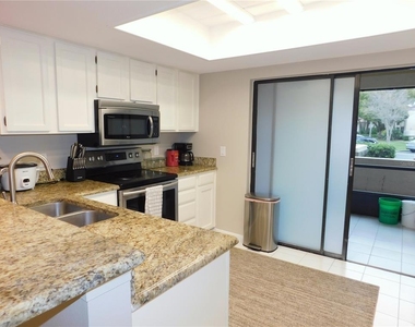 207 Woodlake Wynde - Photo Thumbnail 8