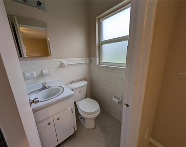 208 Oakwood Drive - Photo Thumbnail 13