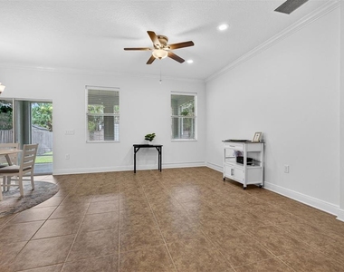 3204 W Marlin Avenue - Photo Thumbnail 7