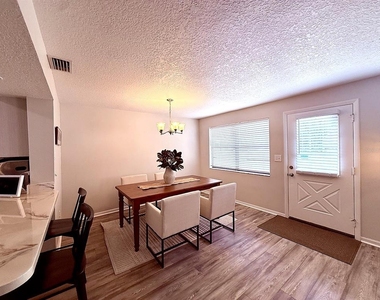 7218 N Highland Avenue - Photo Thumbnail 4