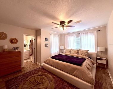 7218 N Highland Avenue - Photo Thumbnail 6